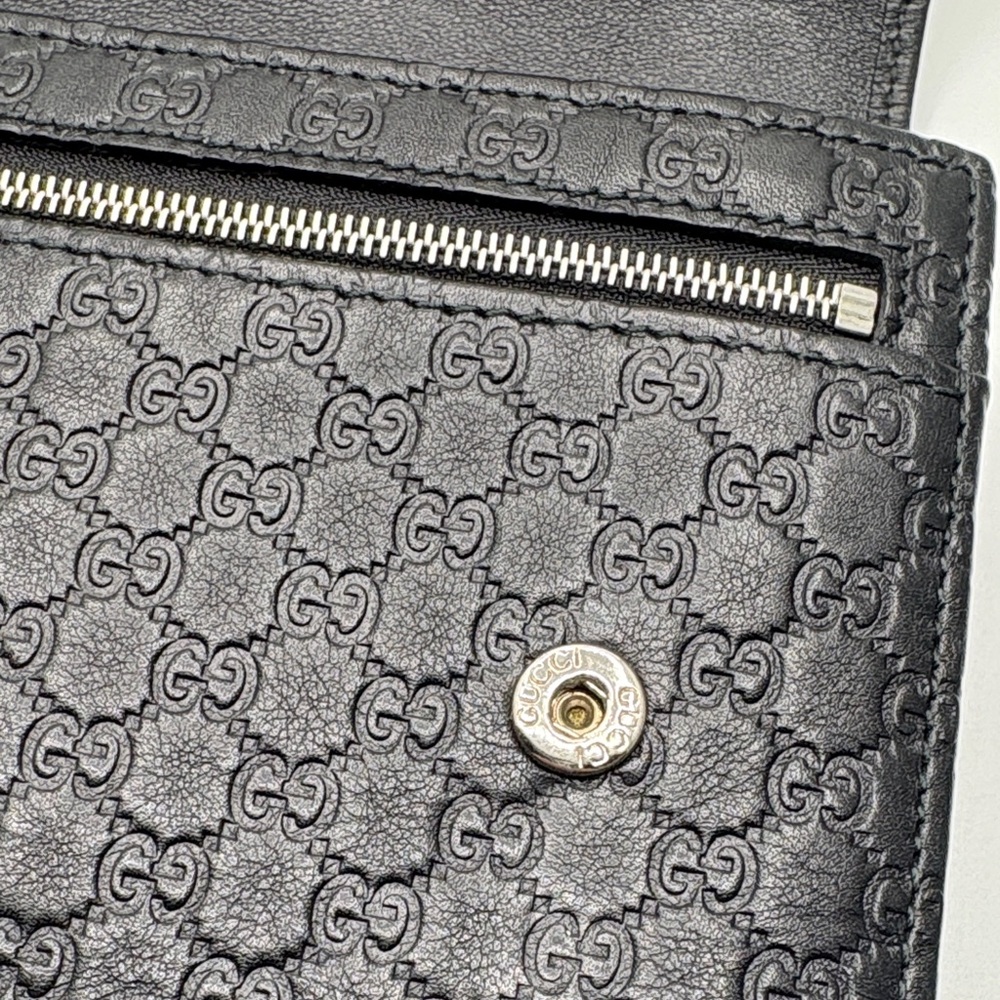 Gucci Black Embossed Leather clutch - Picture 5 of 7